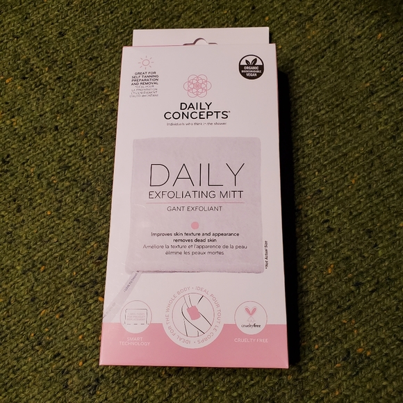 NEW! Daily Concepts Cruelty-Free Daily Exfoliating Mitt - Picture 1 of 4